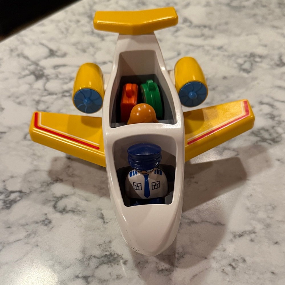 Playmobil 1.2.3 Airplane with Passenger - White and Yellow - Picture 3 of 7